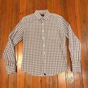 UNTUCKit Men's Medium Slim Fit Wrinkle-Free Lawrence Button Up Shirt